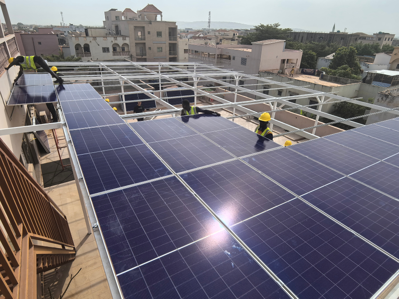 Industrie & Système de stockage solaire commercial 30KW ~ 500KW